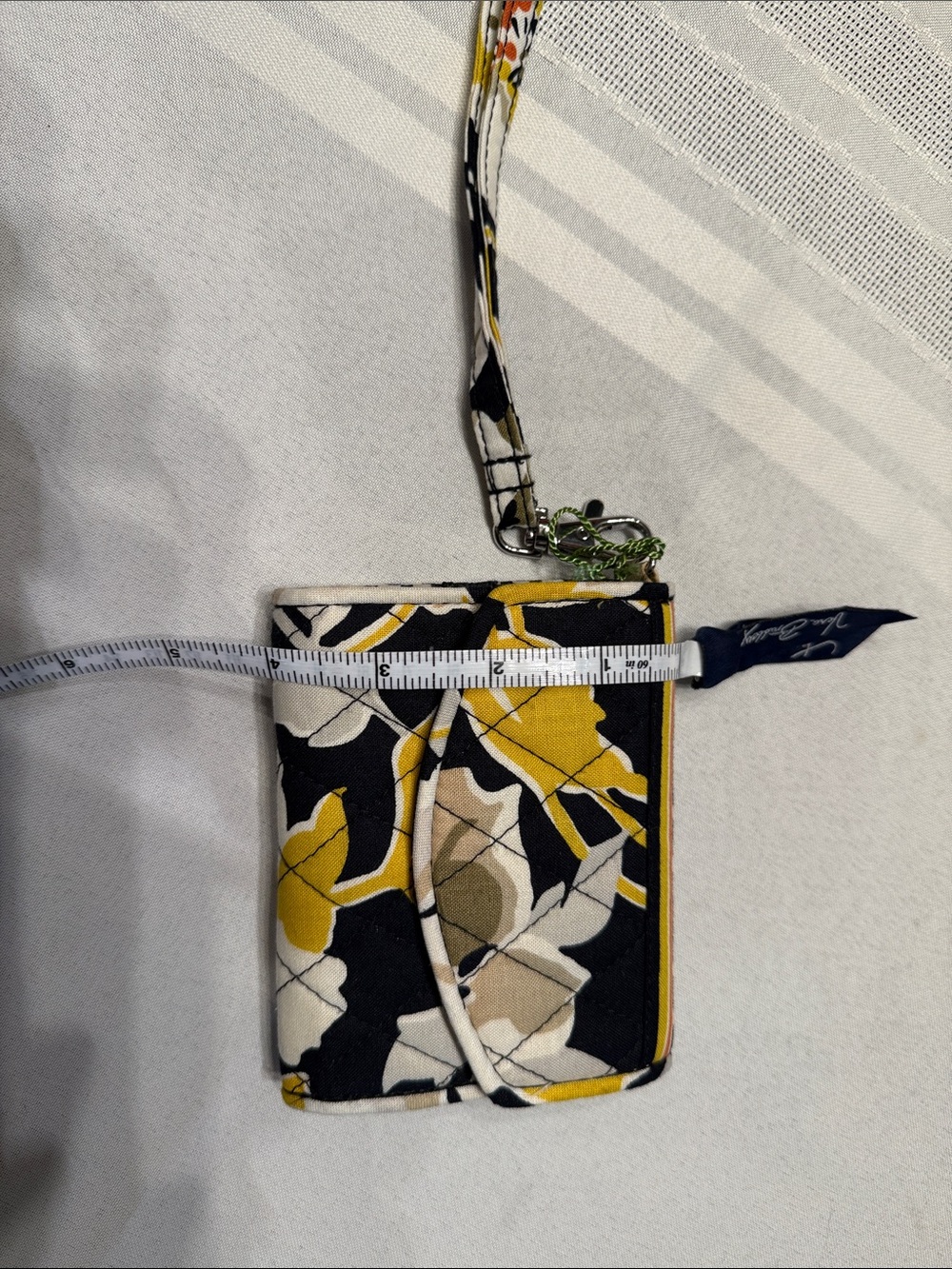 Vera Bradley super smart Quilted Floral Wristlet Black, Mustard & Cream Dogwood